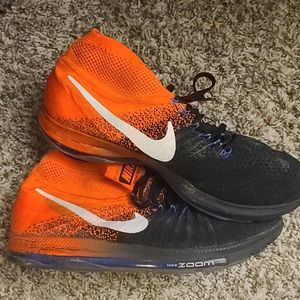 Nike zoom running shoes flyknit